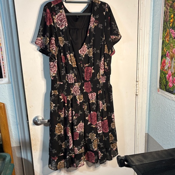 Floral Sheer Overlay dress - Picture 1 of 5